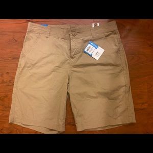New Men’s Columbia Khaki Shorts